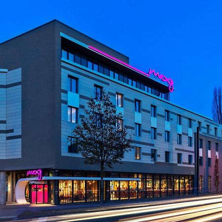 Hotel Moxy Duesseldorf South Exterior foto